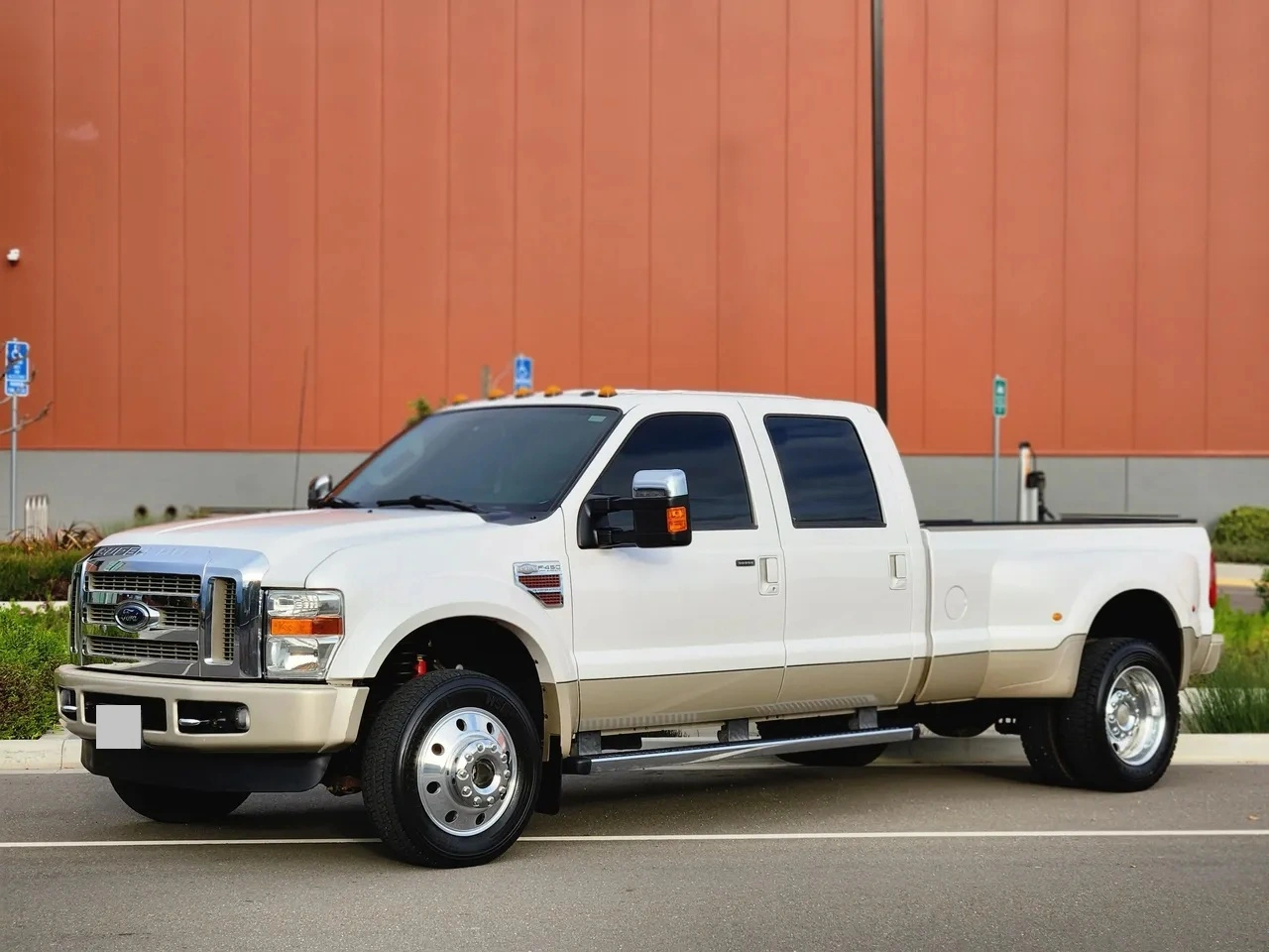 2010 Ford F-450 Super Duty King Ranch Crew Cab Power Stroke Dually 4×4 FX4