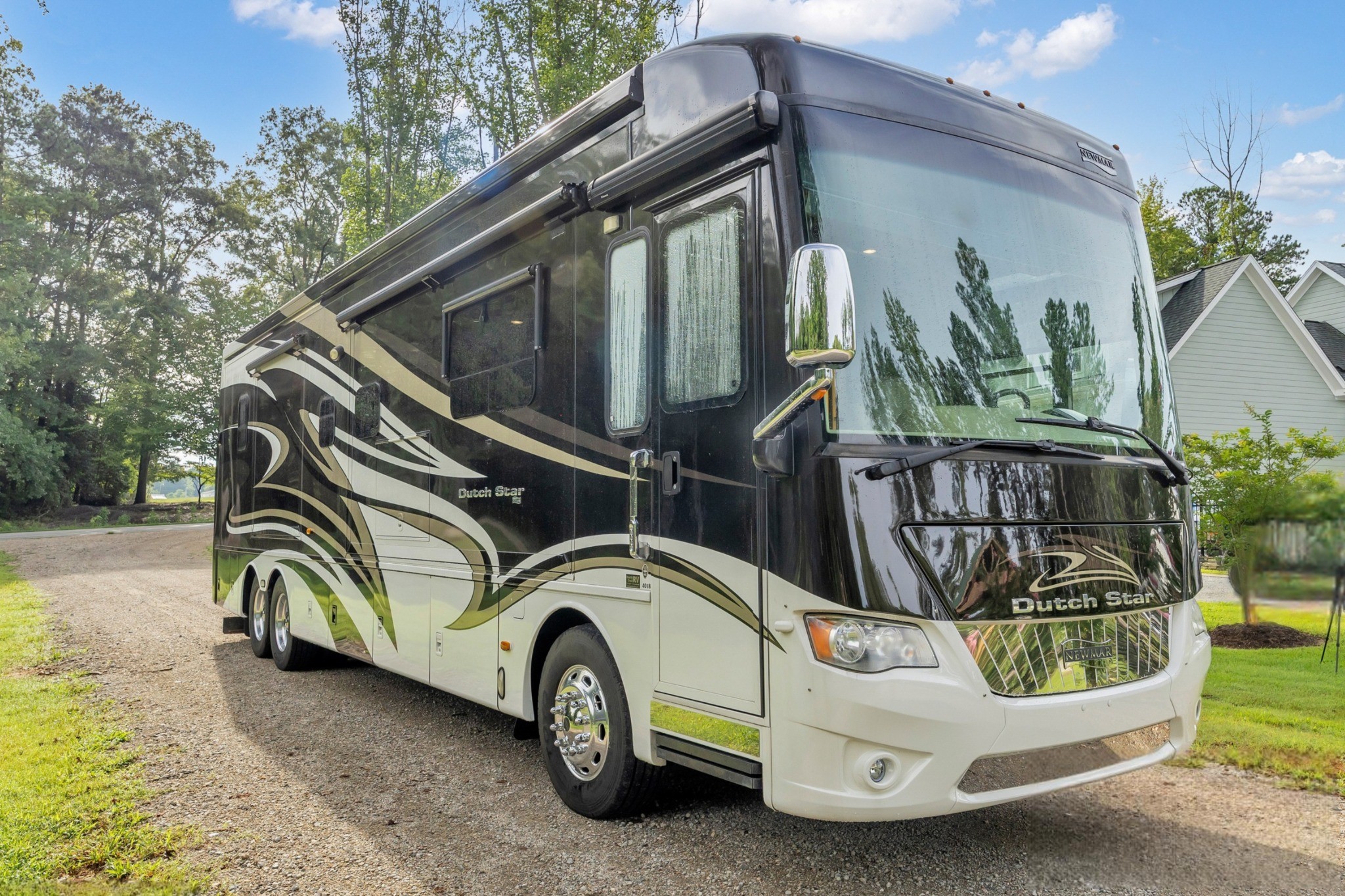 2015 Newmar Dutch Star 4018