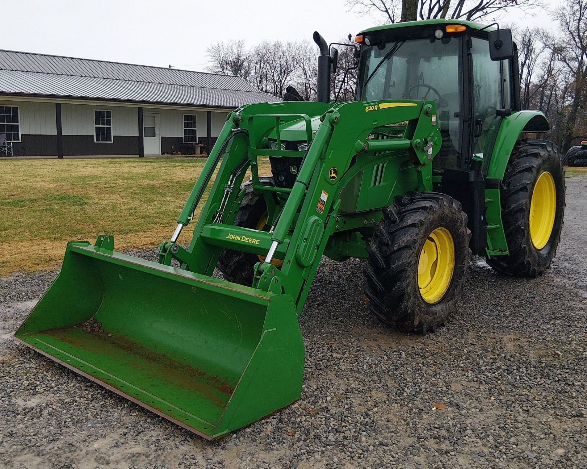 2017 John Deere 6130M MFWD tractor 